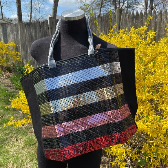 Victoria’s Secret sequin tote & wristlet NWT!! - Picture 2 of 7